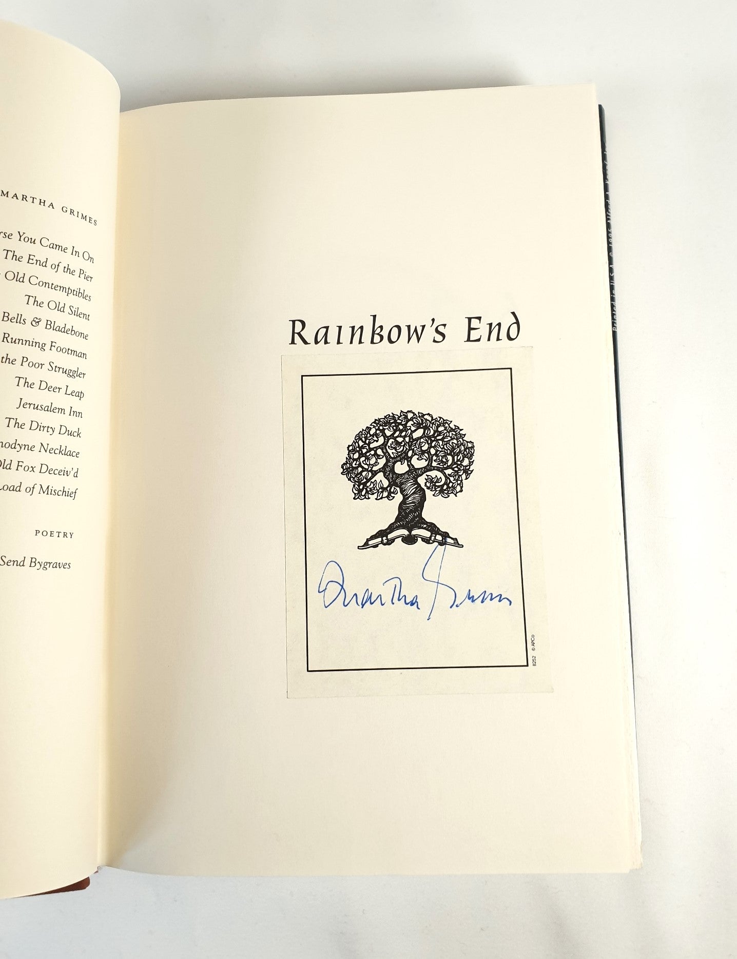 Grimes, Martha - Rainbow's End (Signed)